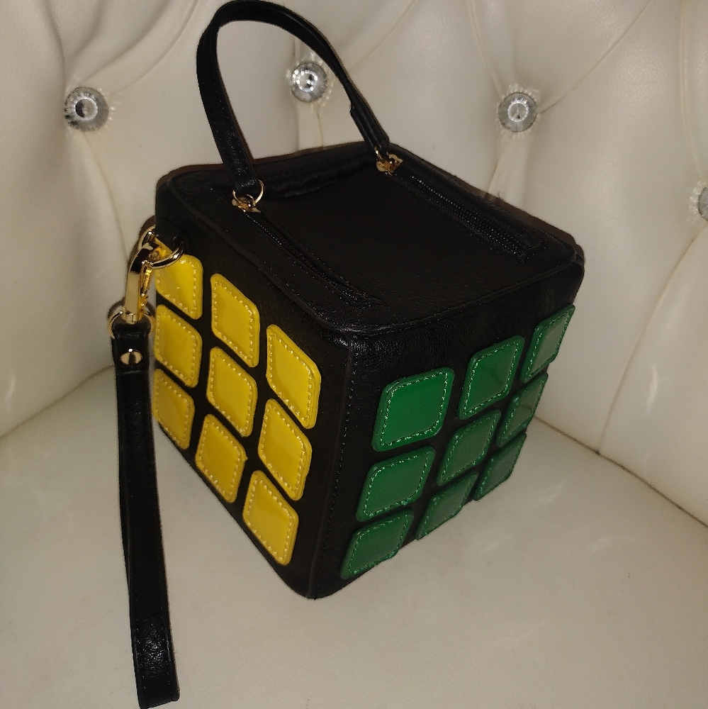 STYLISH RETRO RUBIKS CUBE SMALL WRISTLET HANDBAG